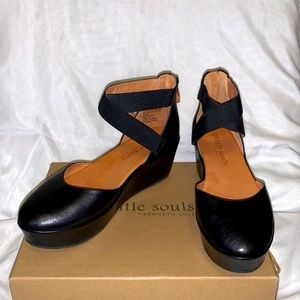 Gentle Souls by Kenneth Cole Nyssa Wedge Shoes